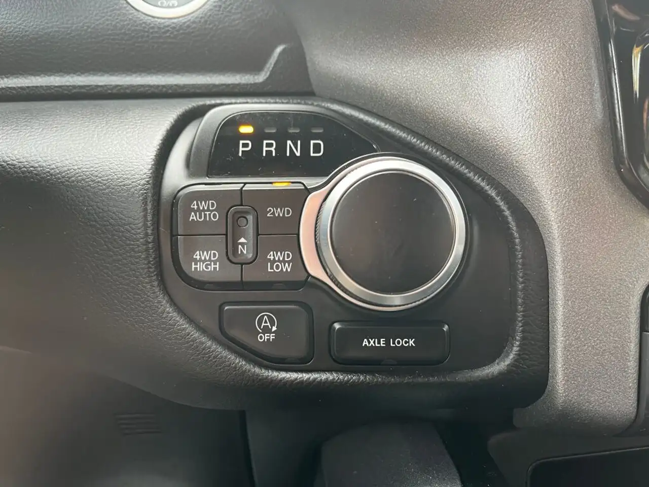 RAM 1500 снимка RAM 1500
