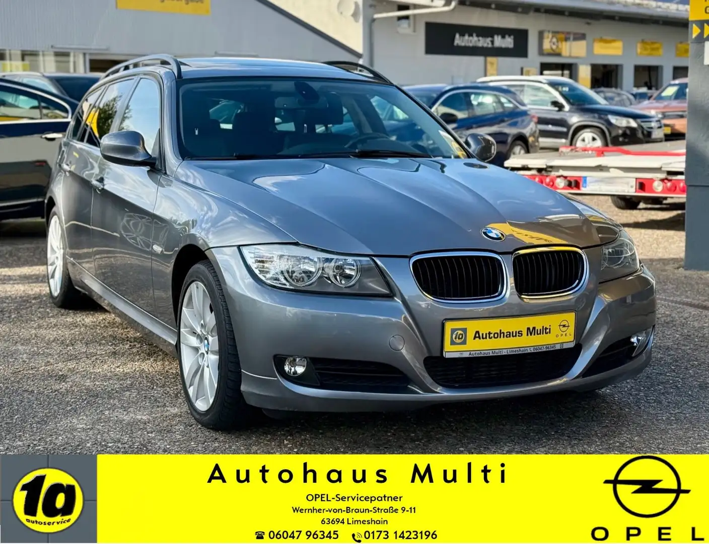 BMW 320 d Touring AUT Voll Leder Navi Pano Sitzh Temp Grau - 1