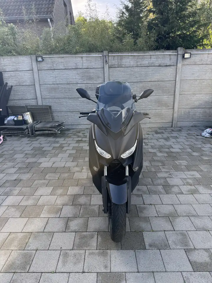 Yamaha X-Max 300