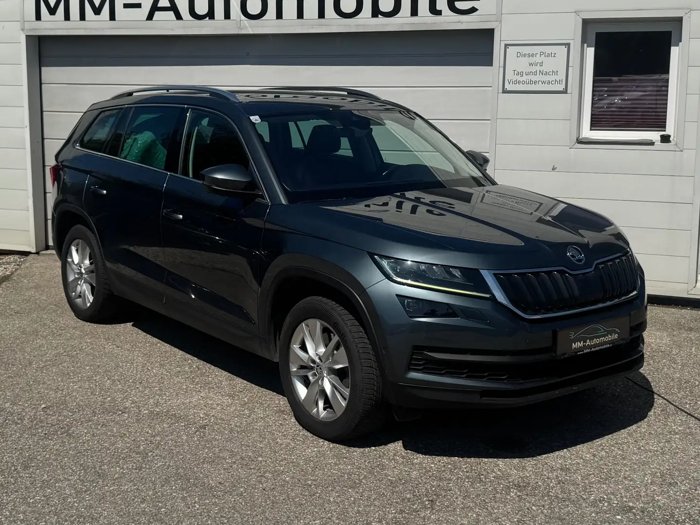 Skoda Kodiaq Style 4x4*7-SITZER*PANO*LEDER*AHK*uvm Grau - 1