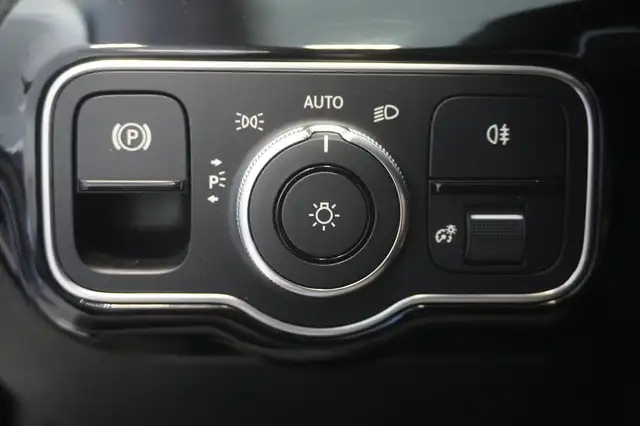 Mercedes-Benz Cla view 14