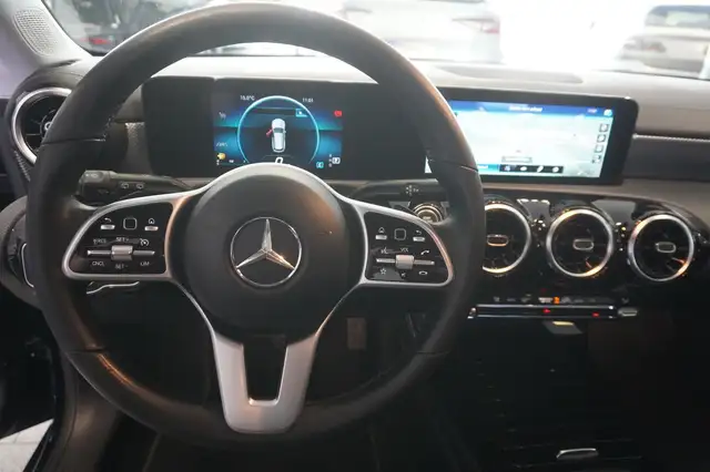 Mercedes-Benz Cla view 11