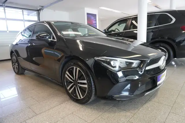 Mercedes-Benz Cla view 3