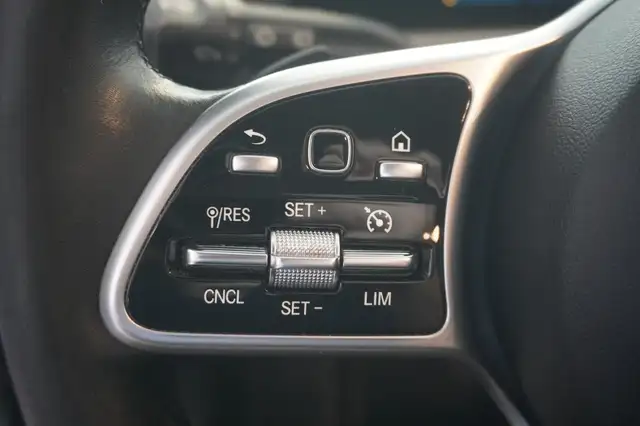 Mercedes-Benz Cla view 12