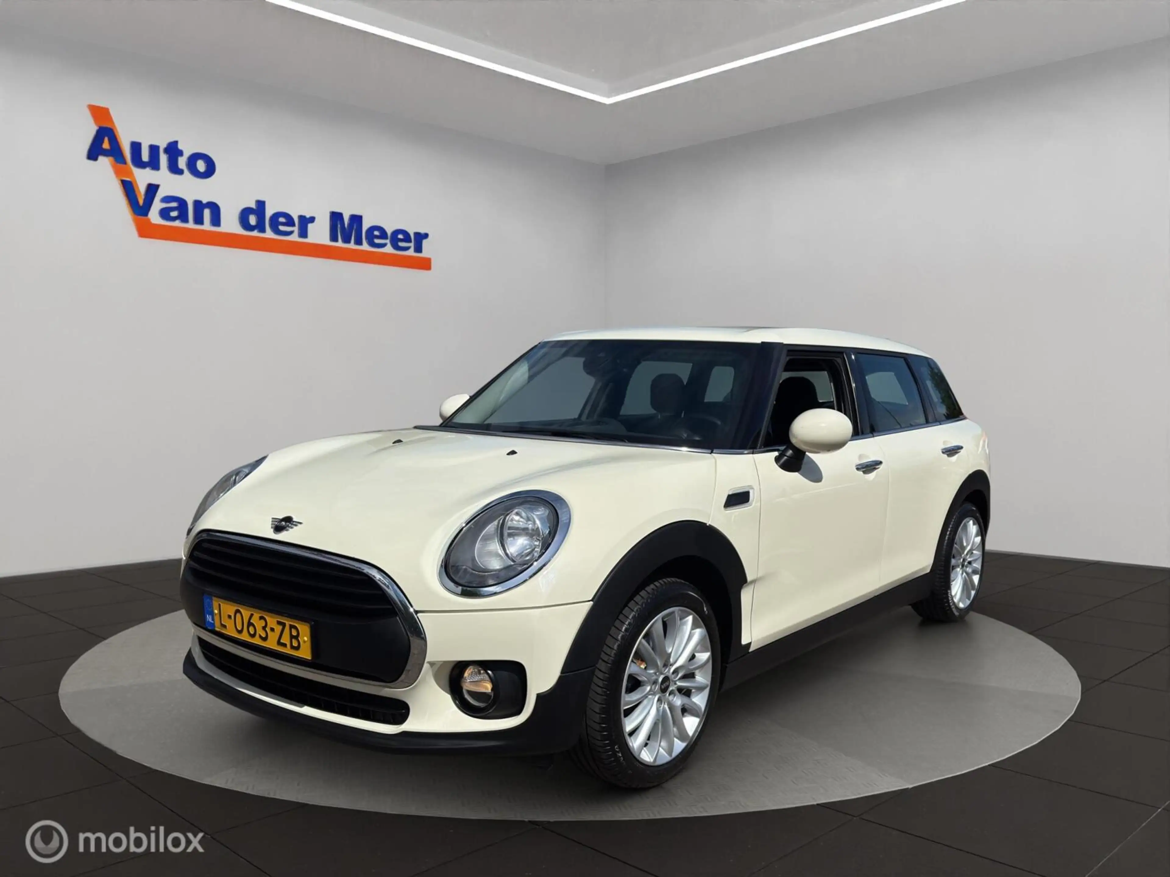 MINI One Clubman 1.5 Chili — photo 2