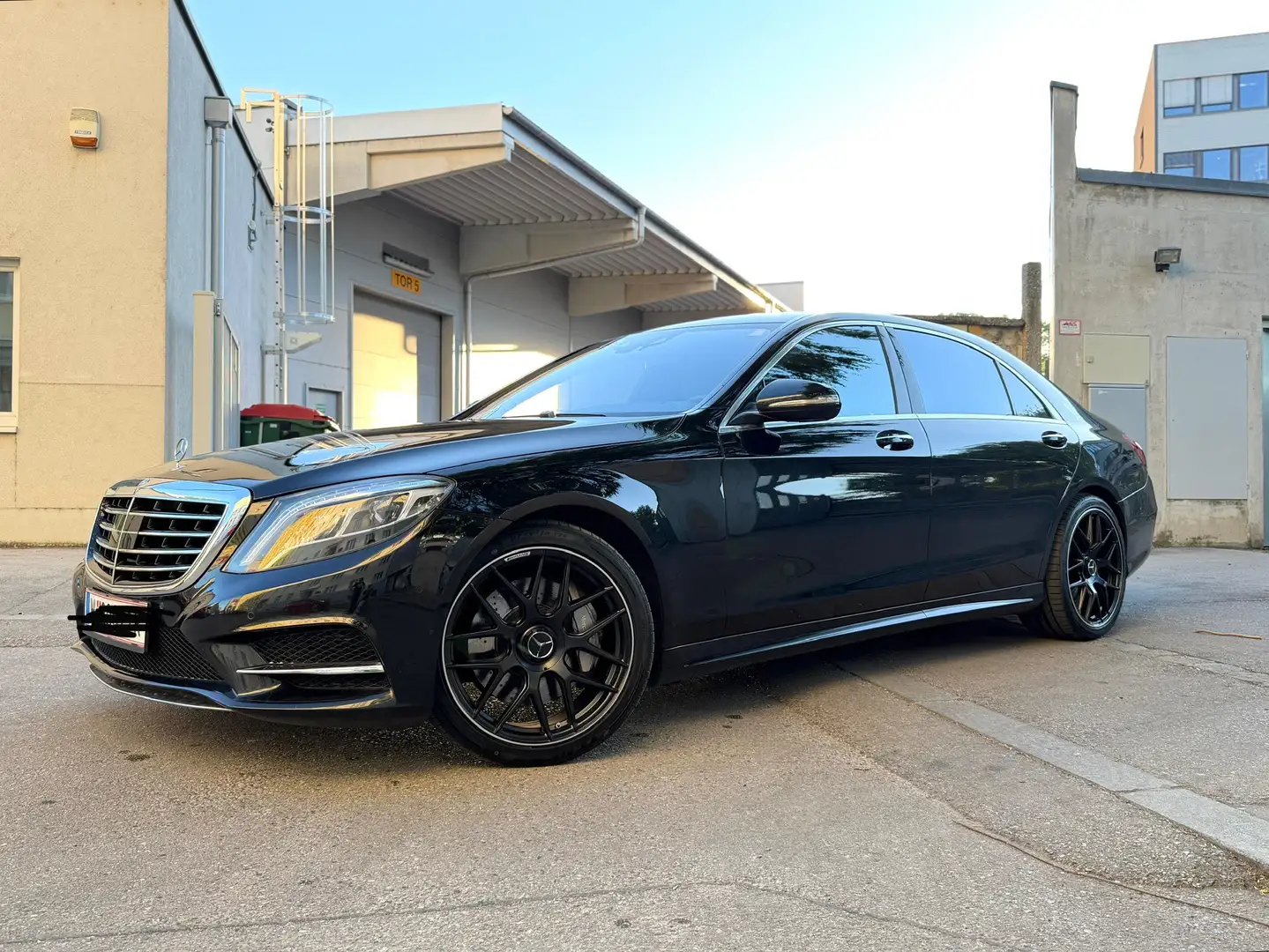 Mercedes-Benz S 500 4MATIC lang Aut. Schwarz - 2