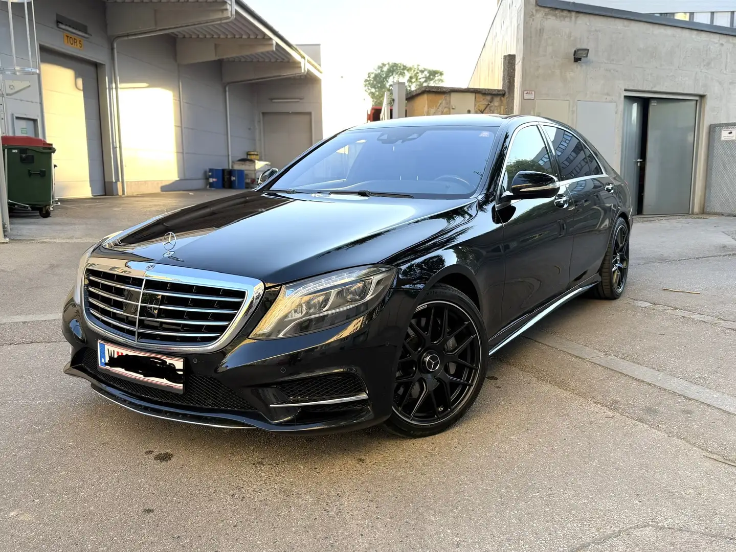 Mercedes-Benz S 500 4MATIC lang Aut. Schwarz - 1
