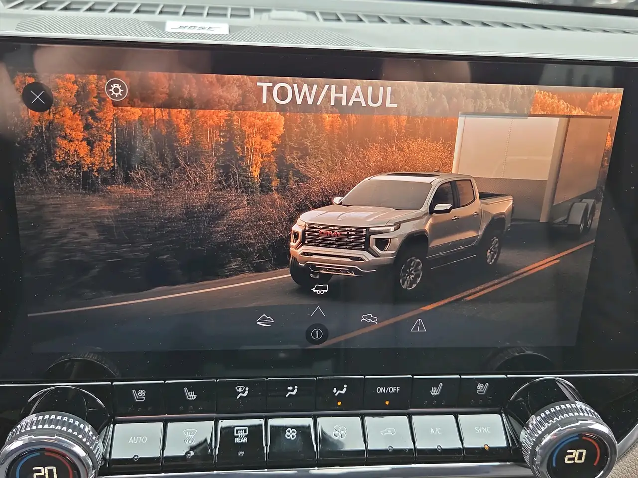 GMC Canyon photo GMC Canyon