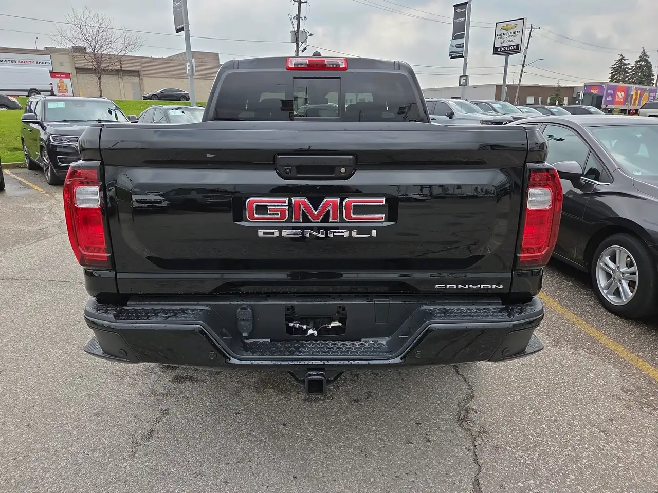 GMC Canyon photo GMC Canyon
