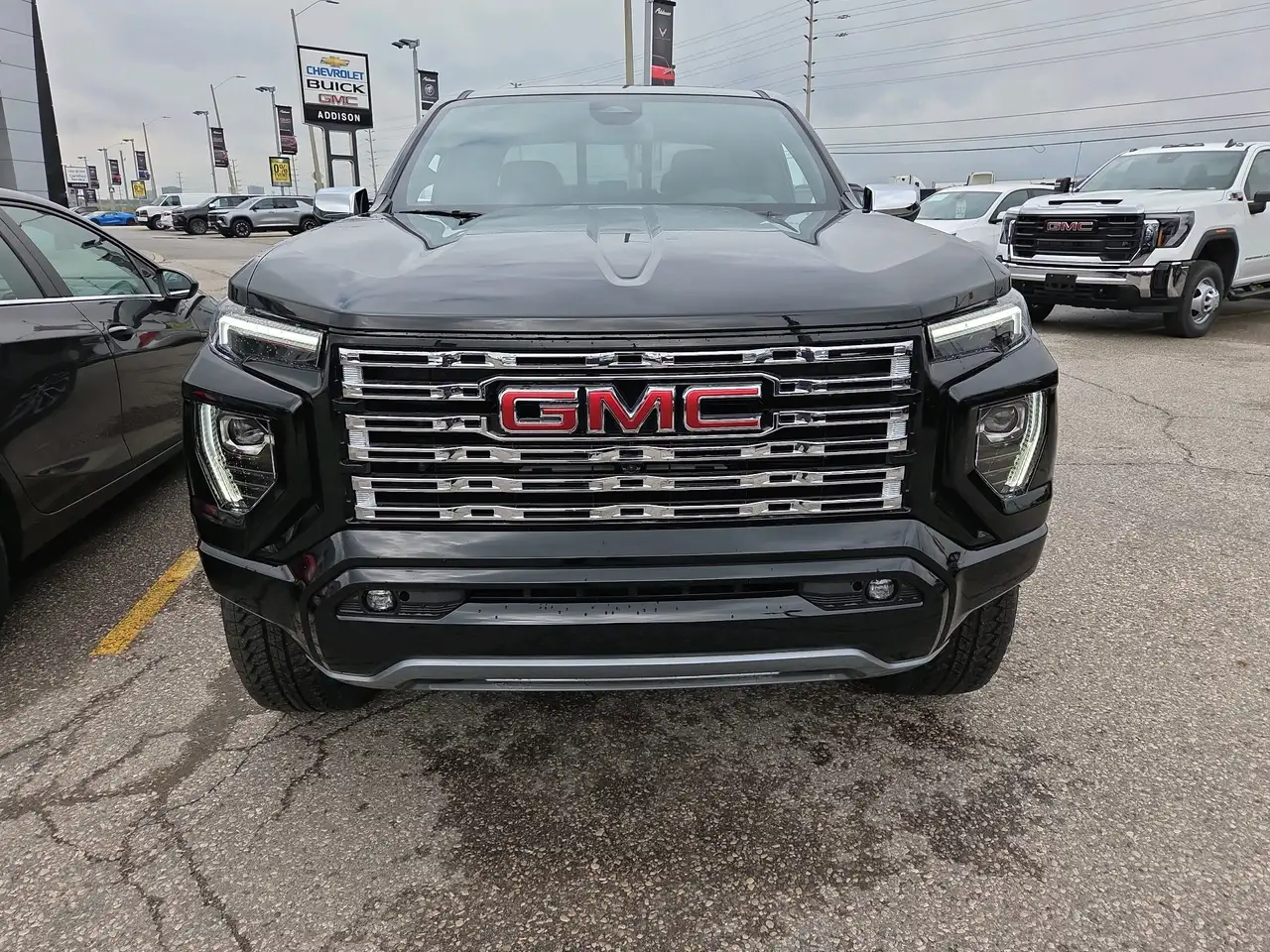 GMC Canyon photo GMC Canyon