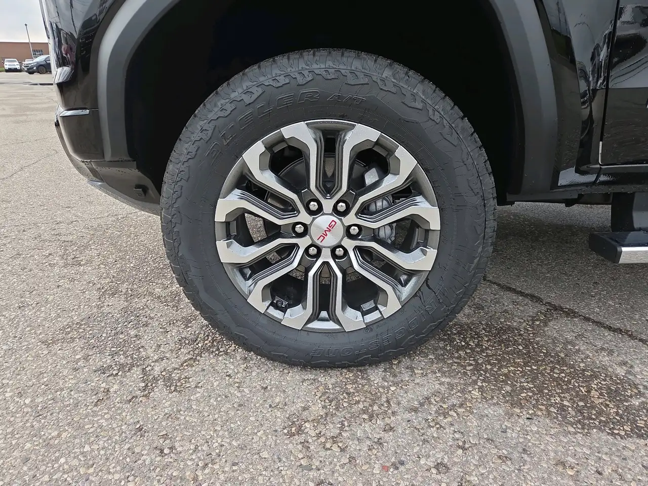 GMC Canyon photo GMC Canyon