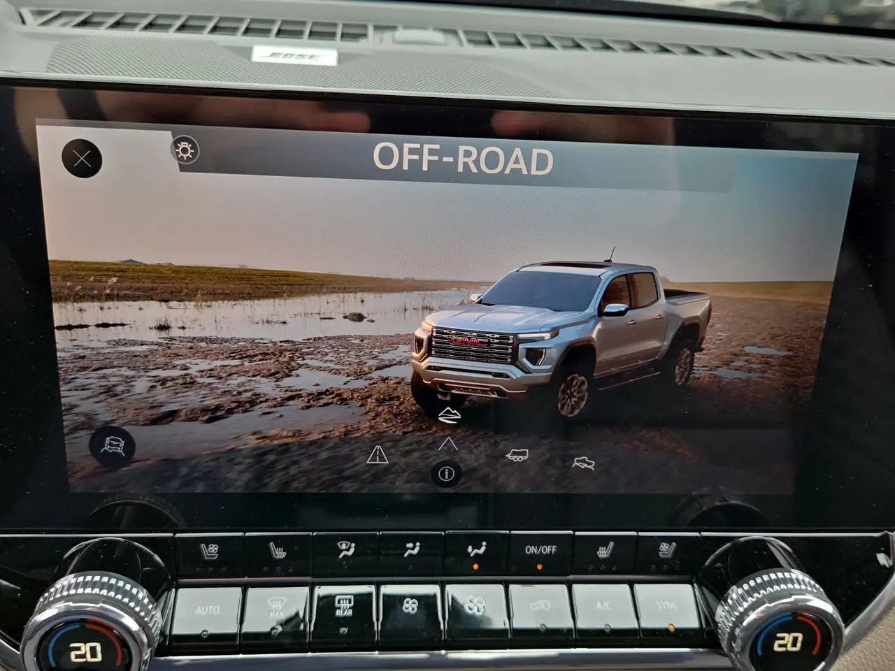 GMC Canyon photo GMC Canyon
