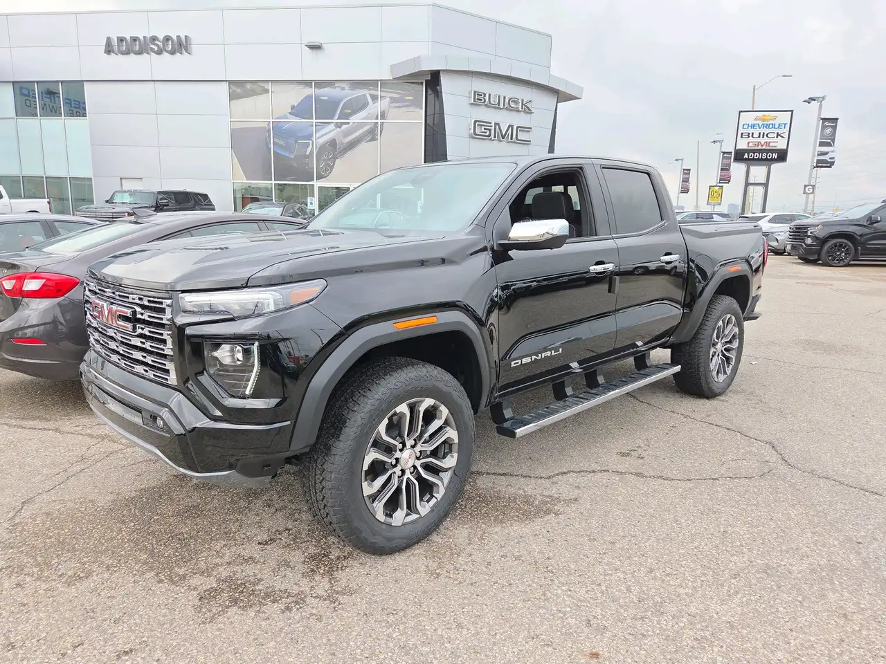 GMC Canyon photo GMC Canyon