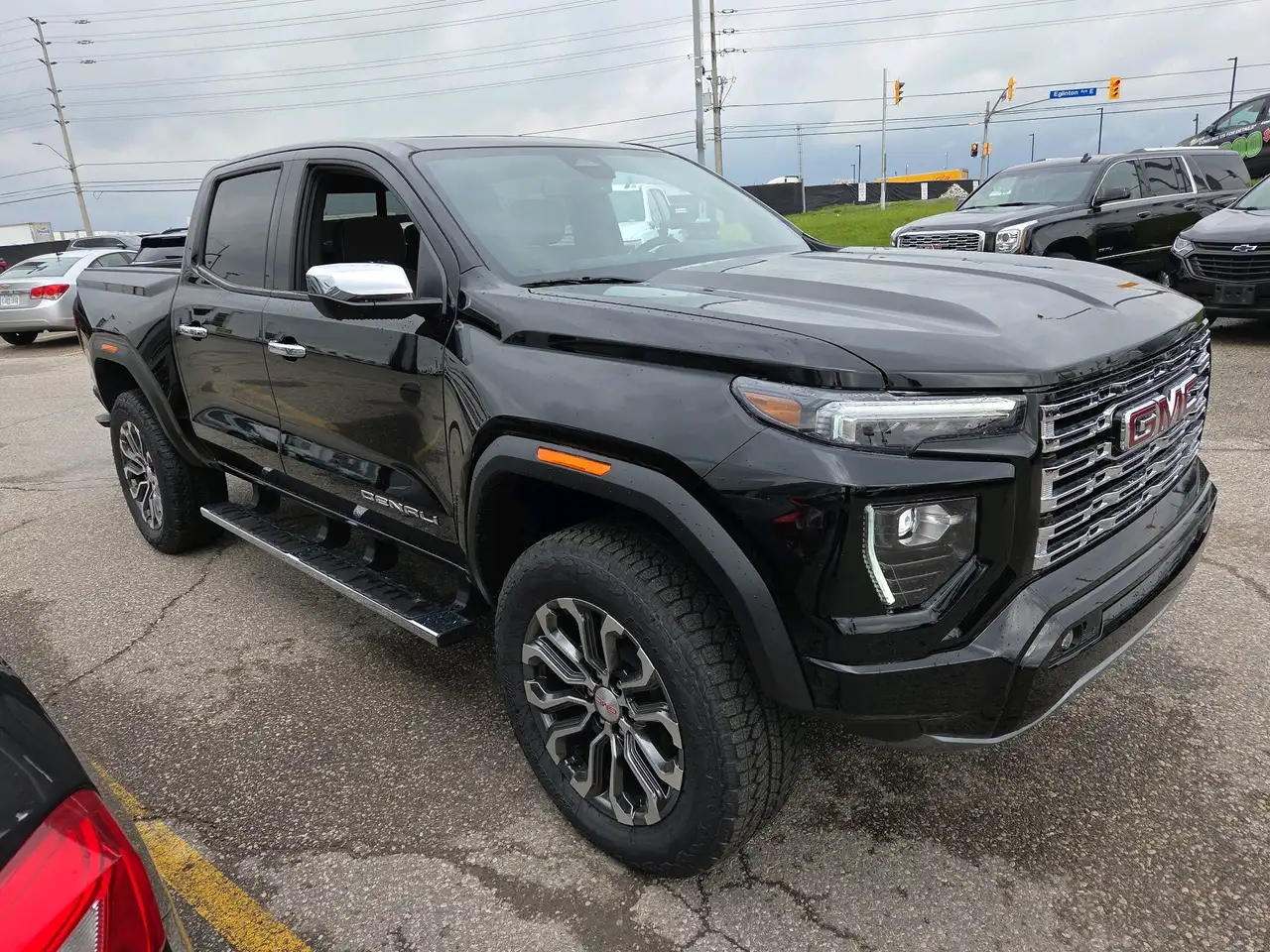 GMC Canyon photo GMC Canyon