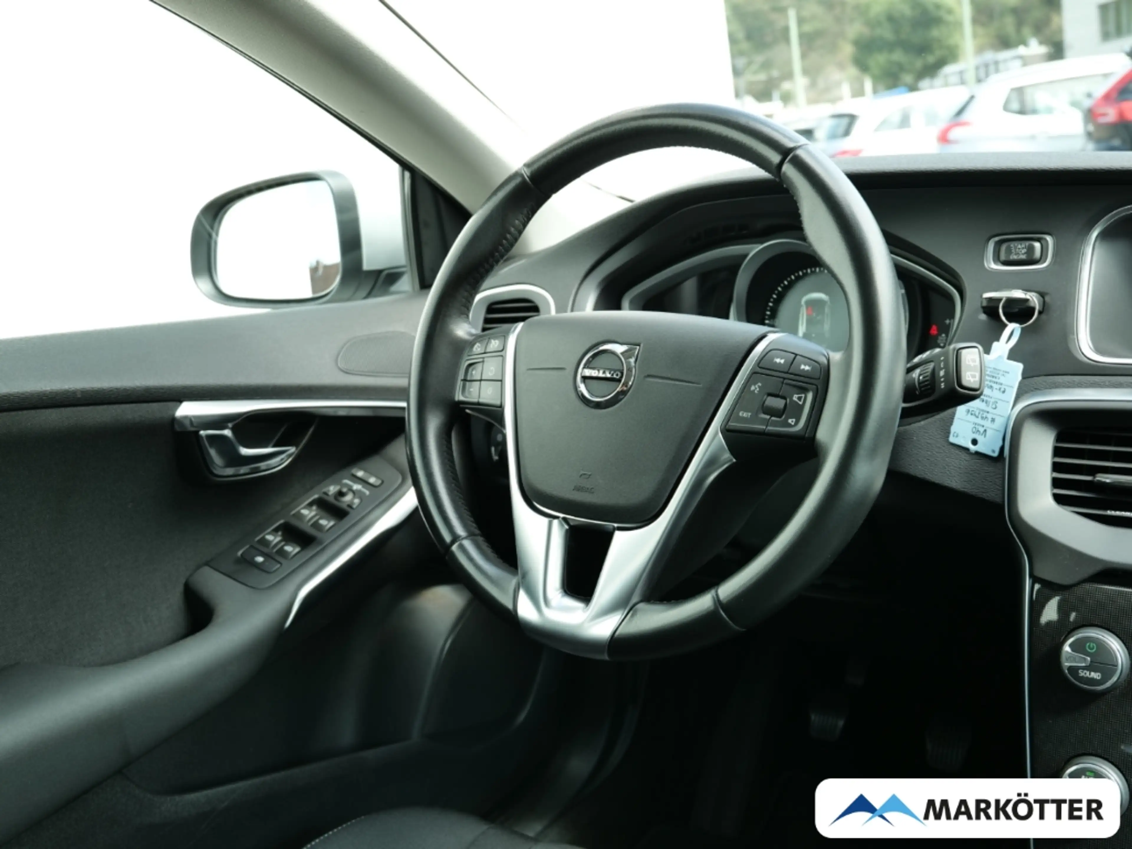 Volvo V40 D3 Momentum Style Navi/LED/Kamera/Winter-Paket — photo 15