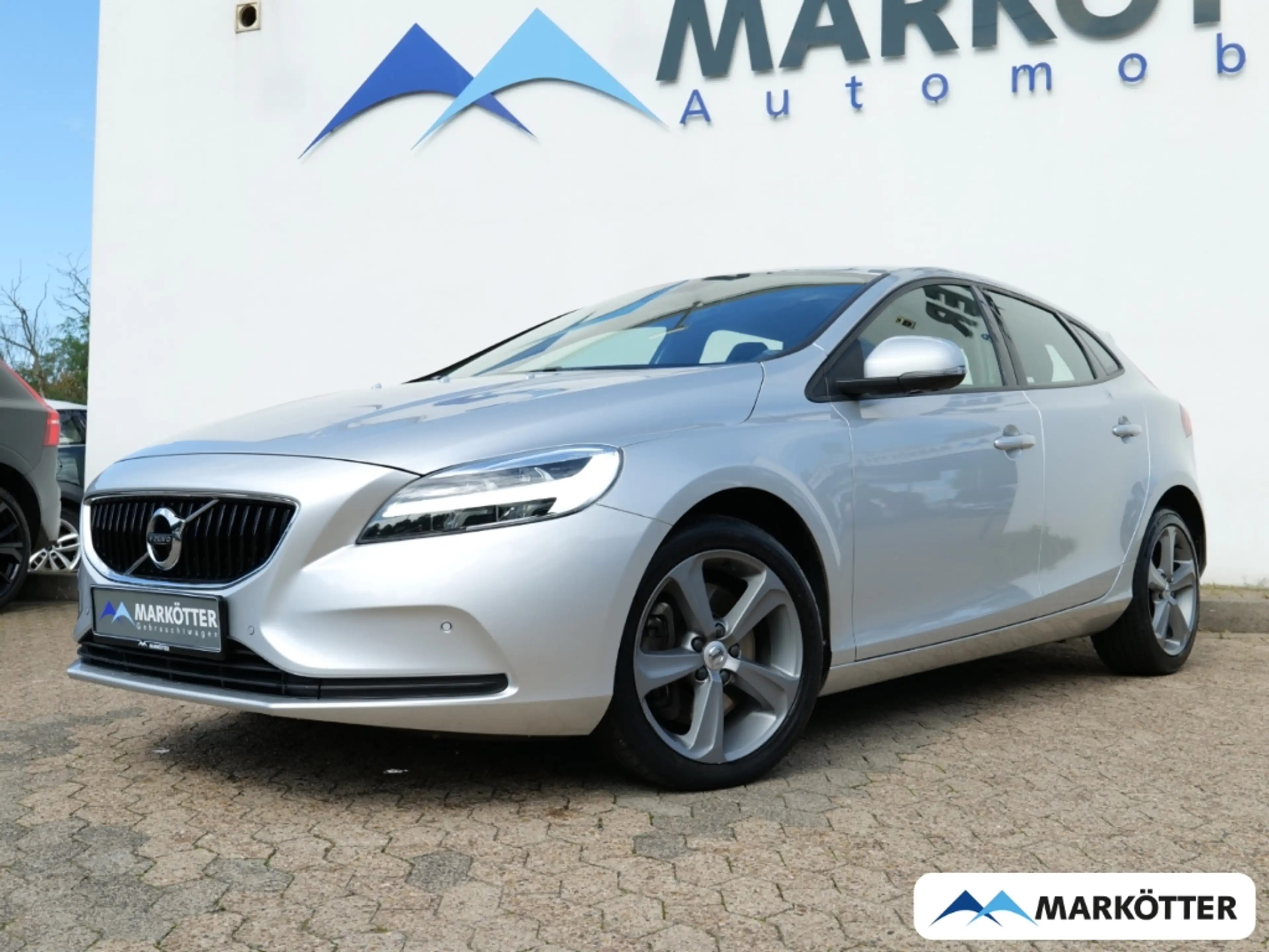 Volvo V40 D3 Momentum Style Navi/LED/Kamera/Winter-Paket