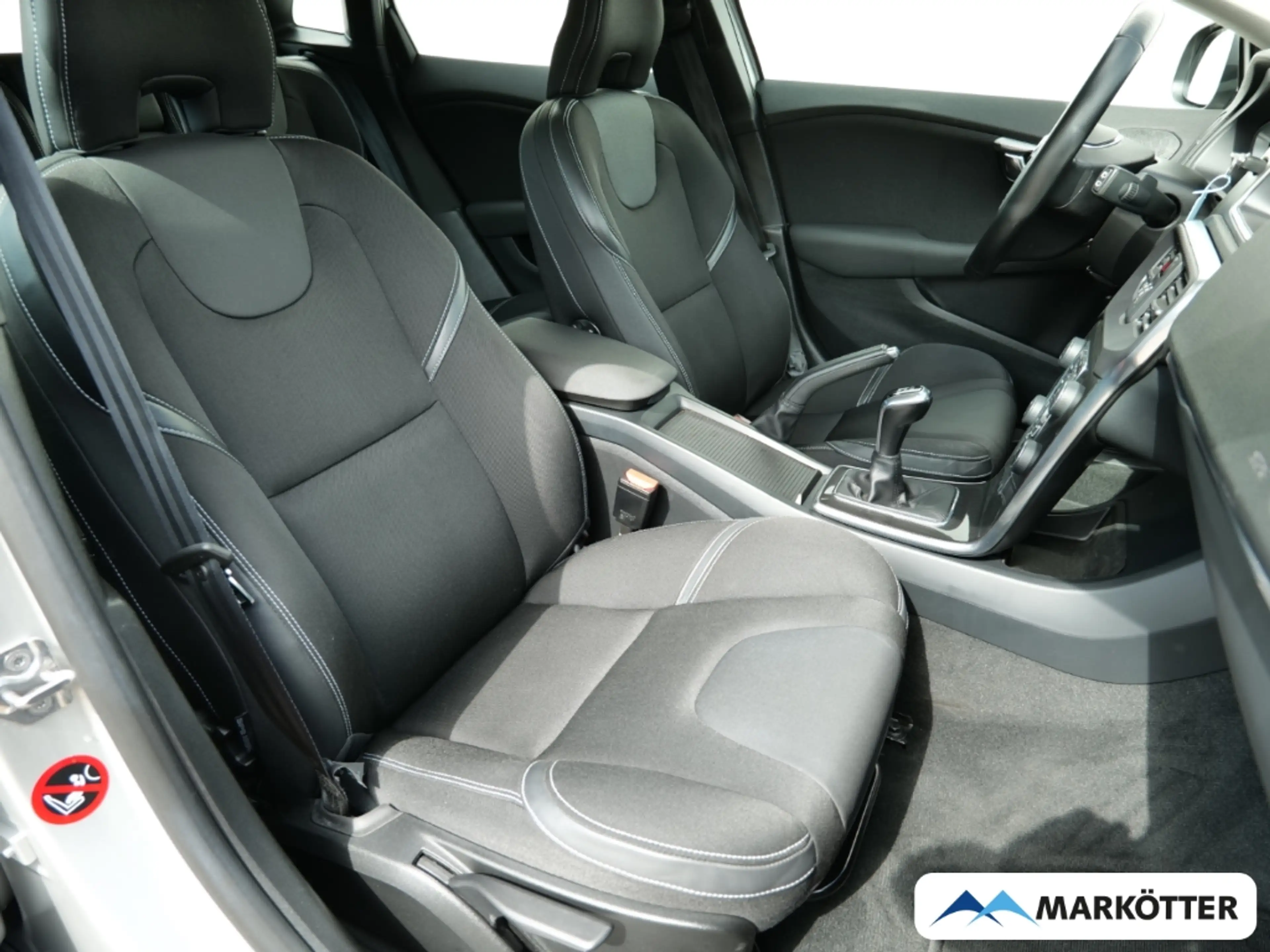 Volvo V40 D3 Momentum Style Navi/LED/Kamera/Winter-Paket — photo 9