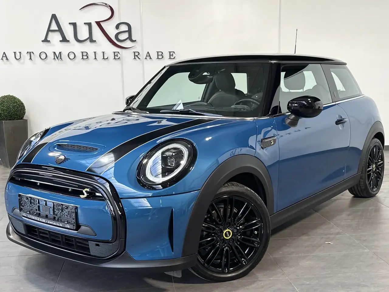 MINI Cooper SE Yours Trim NAV+LED+HEAD-UP+KAMERA+17ZO — миниатюра 1