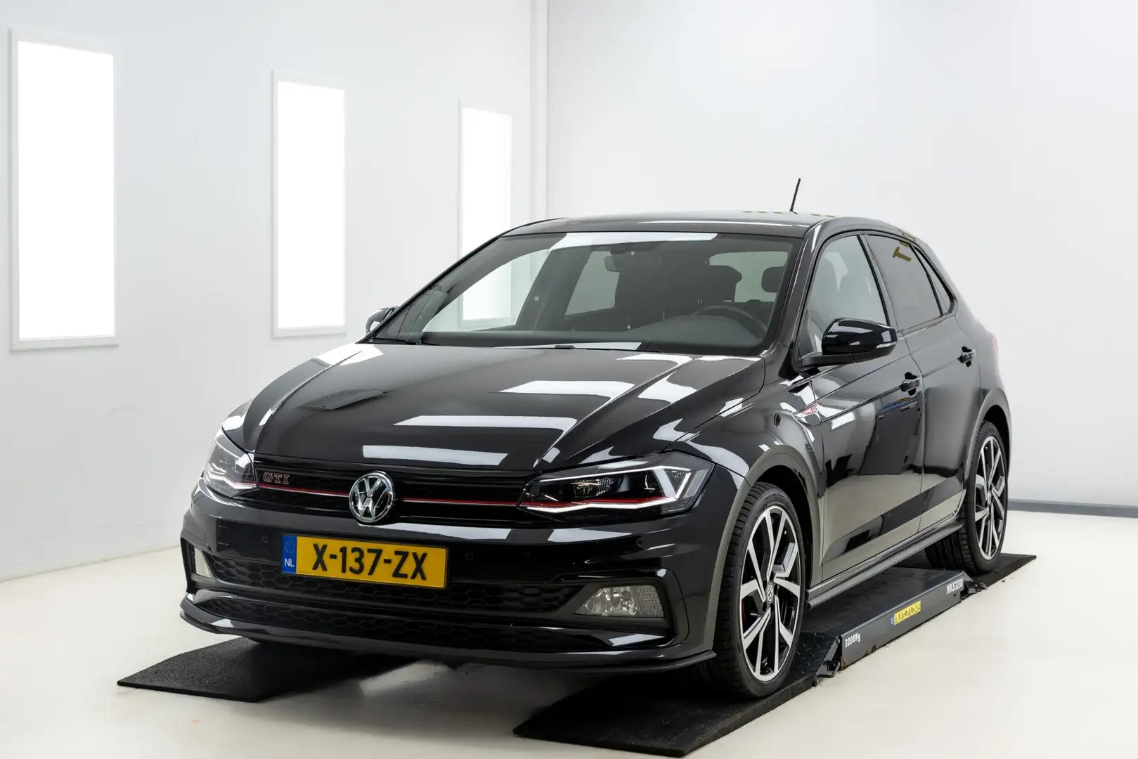 Volkswagen Polo GTI 2.0 TSI Full Optie! Zwart - 1