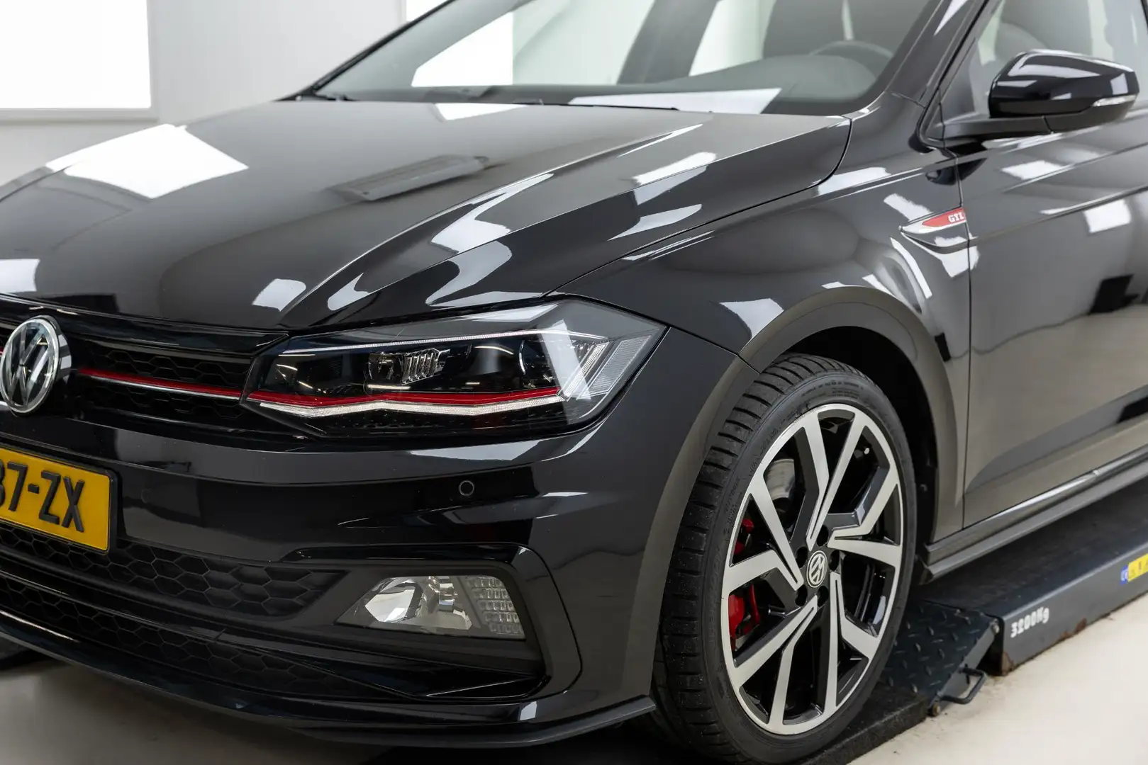Volkswagen Polo GTI 2.0 TSI Full Optie! Zwart - 2