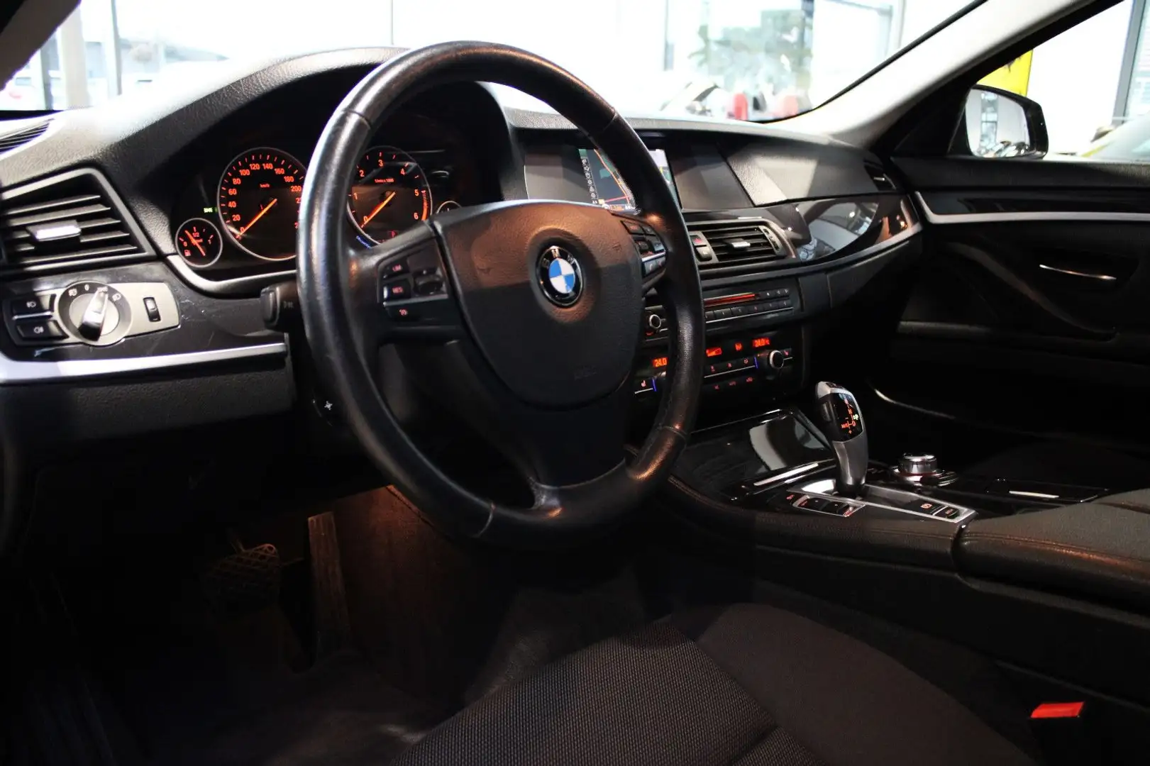 BMW 525 d Limousine Automatik/Bi-Xenon/Navi/Alu´s Schwarz - 2