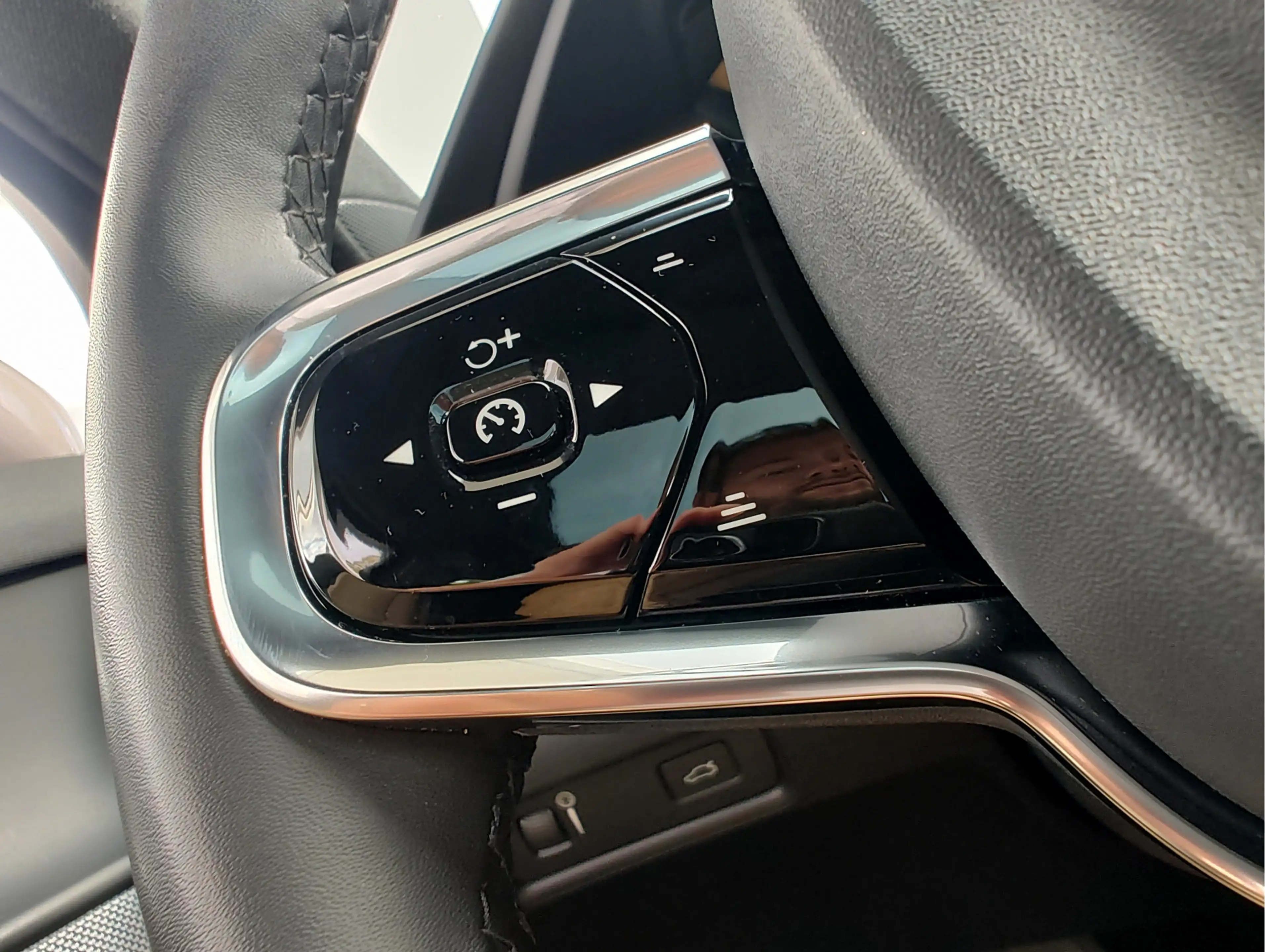 Polestar 2 LONG RANGE DUAL MOTOR LAUNCH 78KWH PERFORMANCE | 4 — photo 24