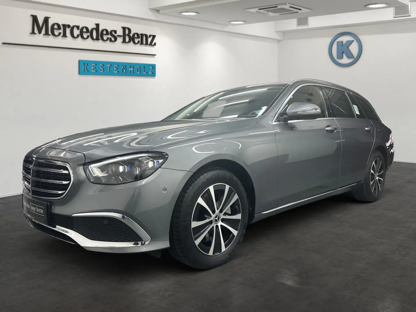 Mercedes-Benz E 300 T-Modell LEDER+STANDHZG+PANO+SITZKLIMA Grau - 2