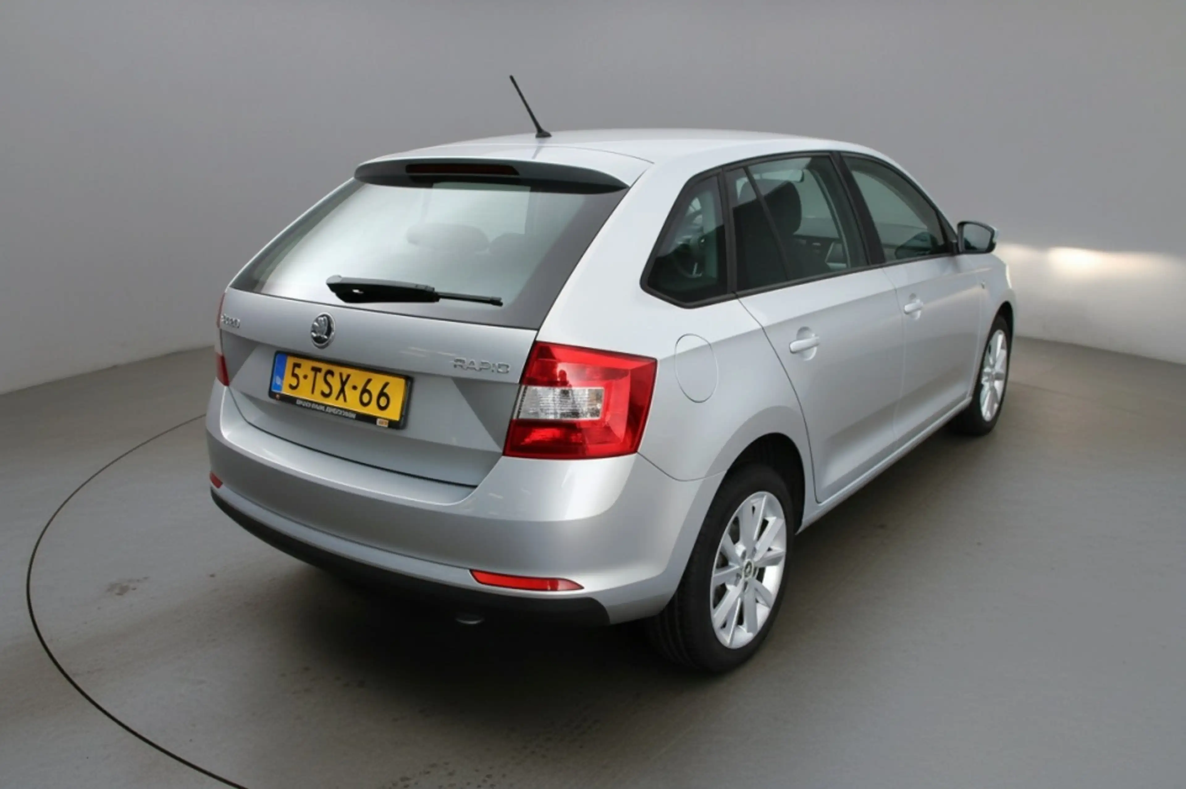 Skoda Rapid/Spaceback 1.2 TSI Grt Amb BL P — photo 4