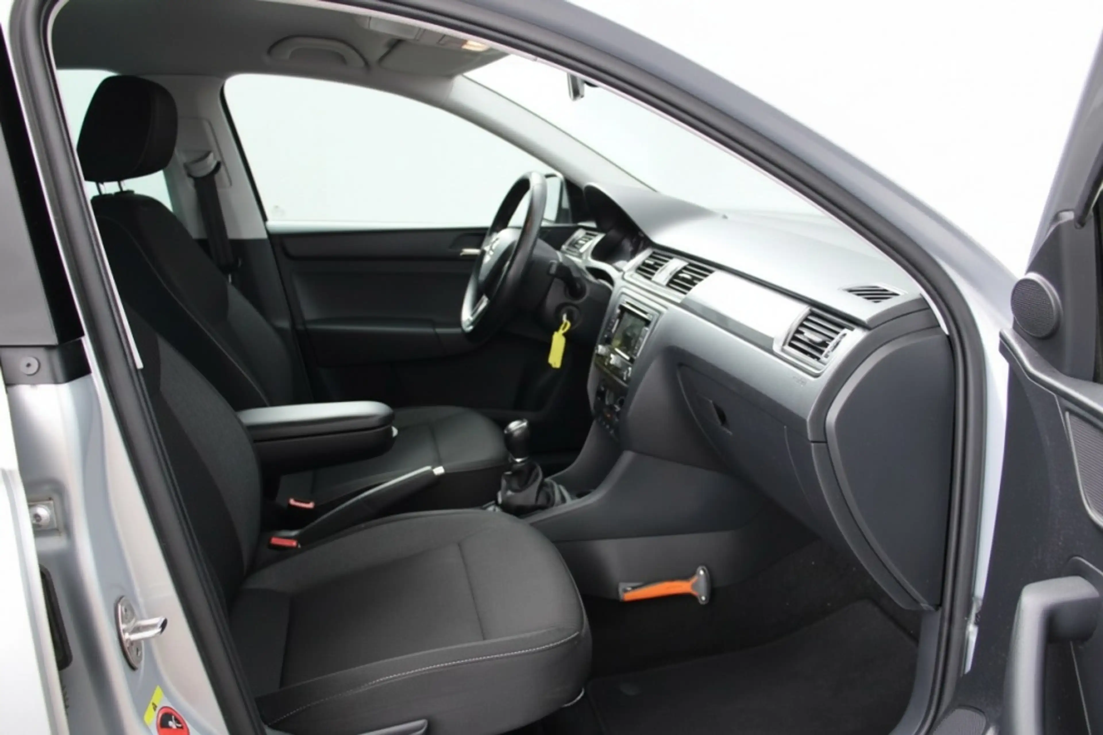Skoda Rapid/Spaceback 1.2 TSI Grt Amb BL P — photo 9