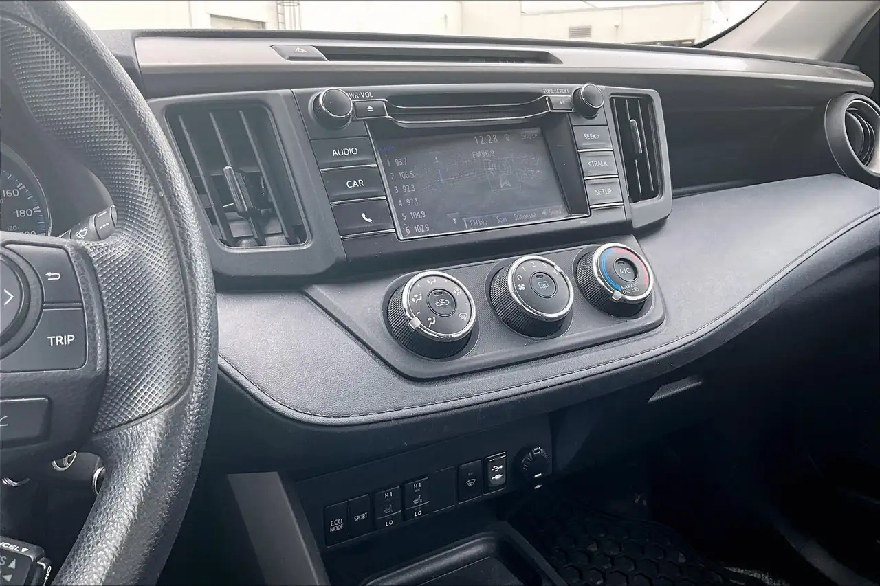 Toyota RAV 4 снимка Toyota RAV 4