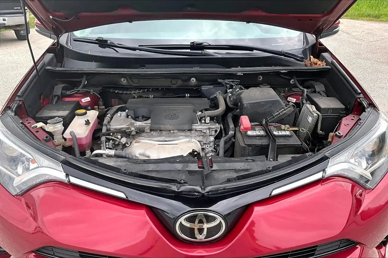 Toyota RAV 4 снимка Toyota RAV 4
