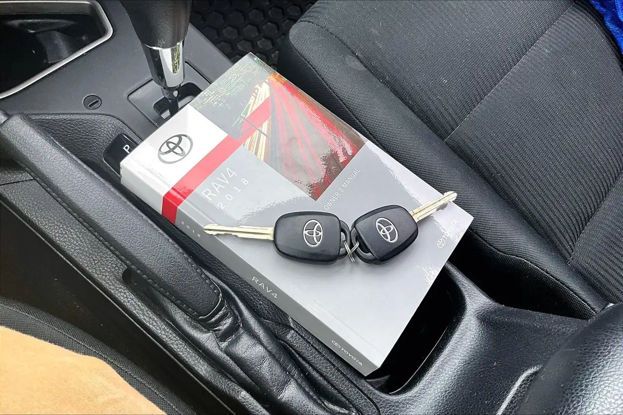 Toyota RAV 4 снимка Toyota RAV 4