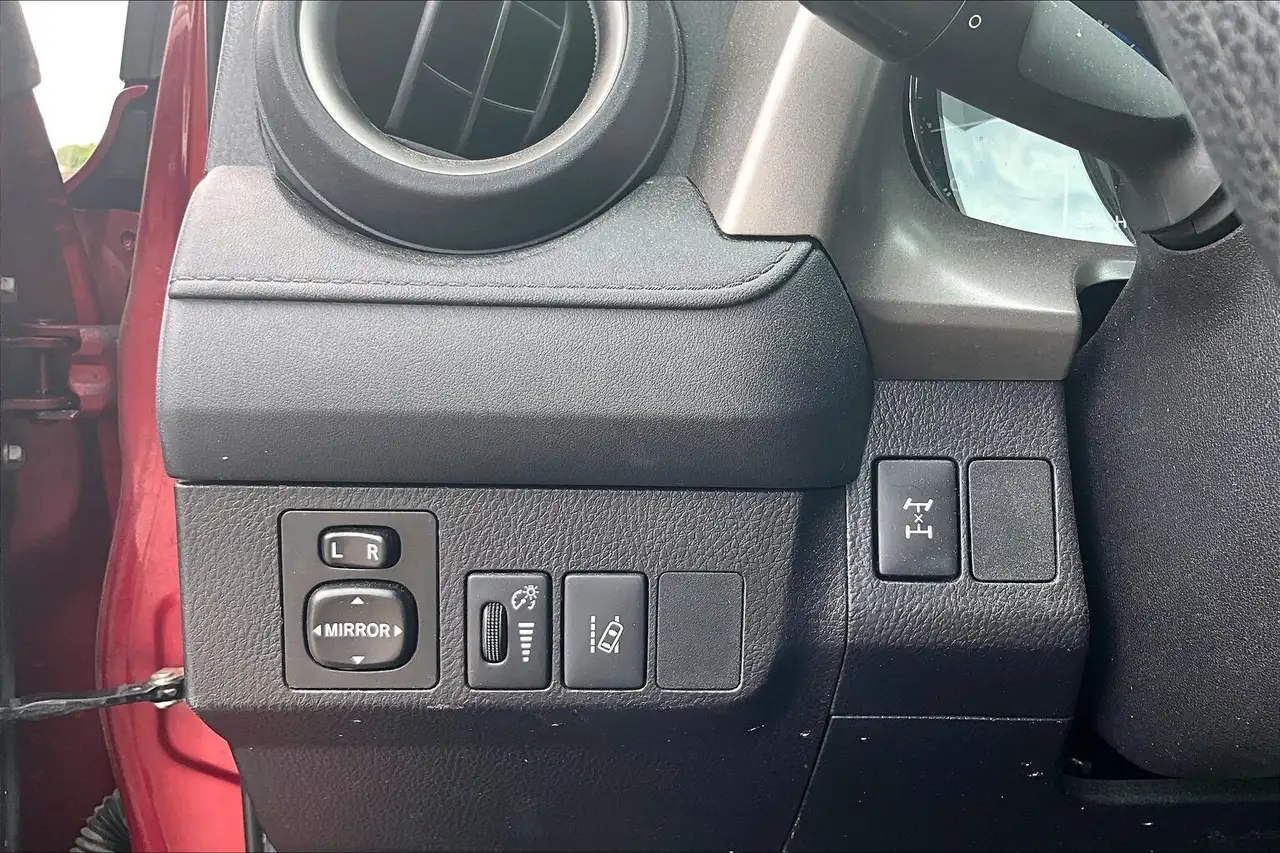 Toyota RAV 4 снимка Toyota RAV 4