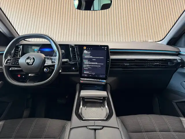 Renault Austral view 11