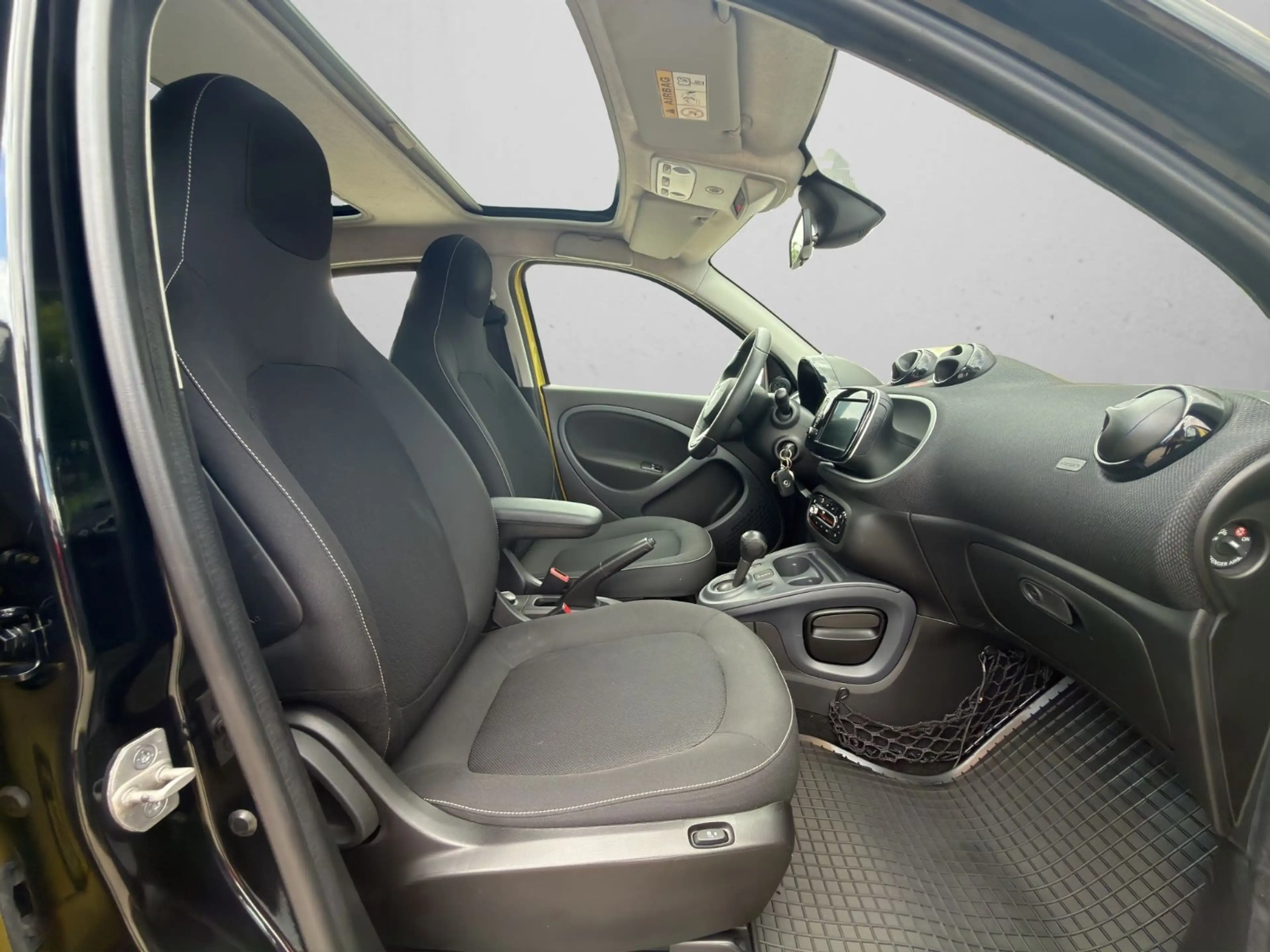 smart forFour Basis 66 kW Aut. StHz*Pano*Navi*R-Kam* — photo 13