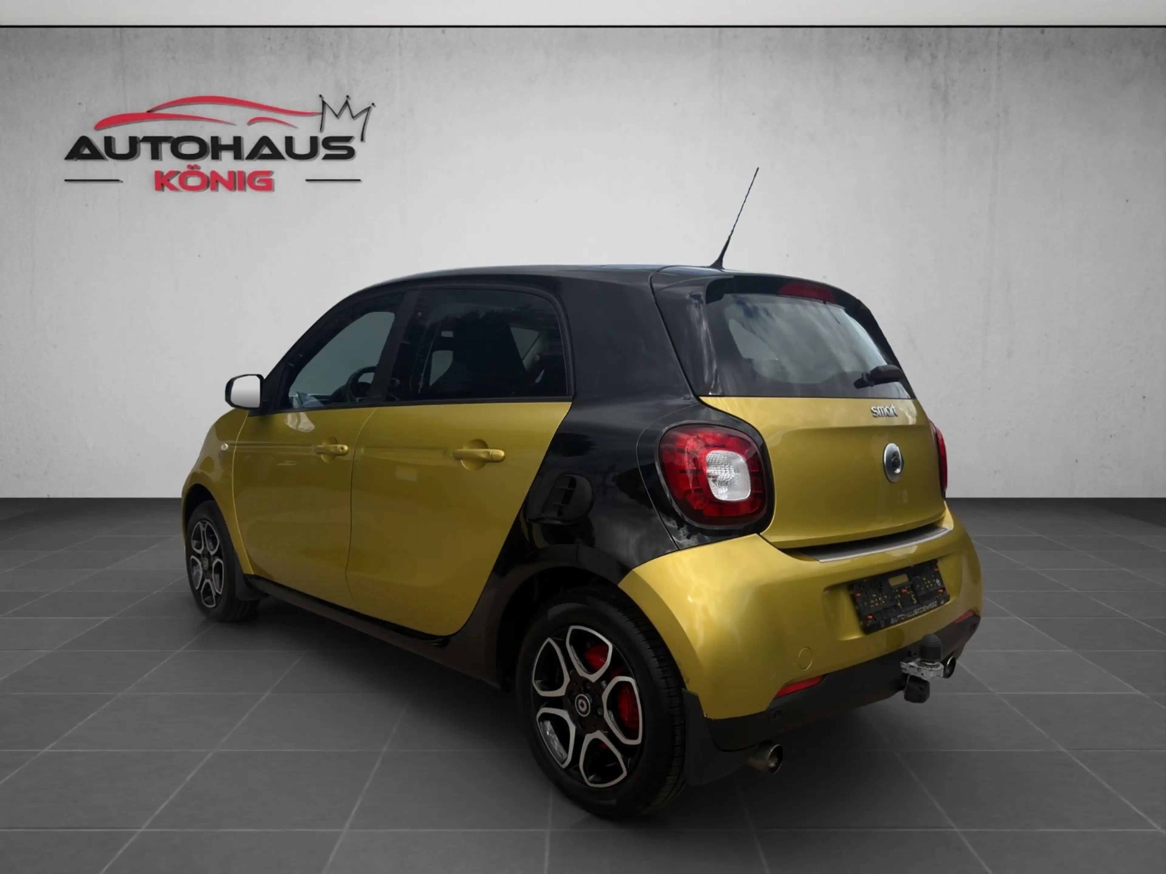 smart forFour Basis 66 kW Aut. StHz*Pano*Navi*R-Kam* — photo 4