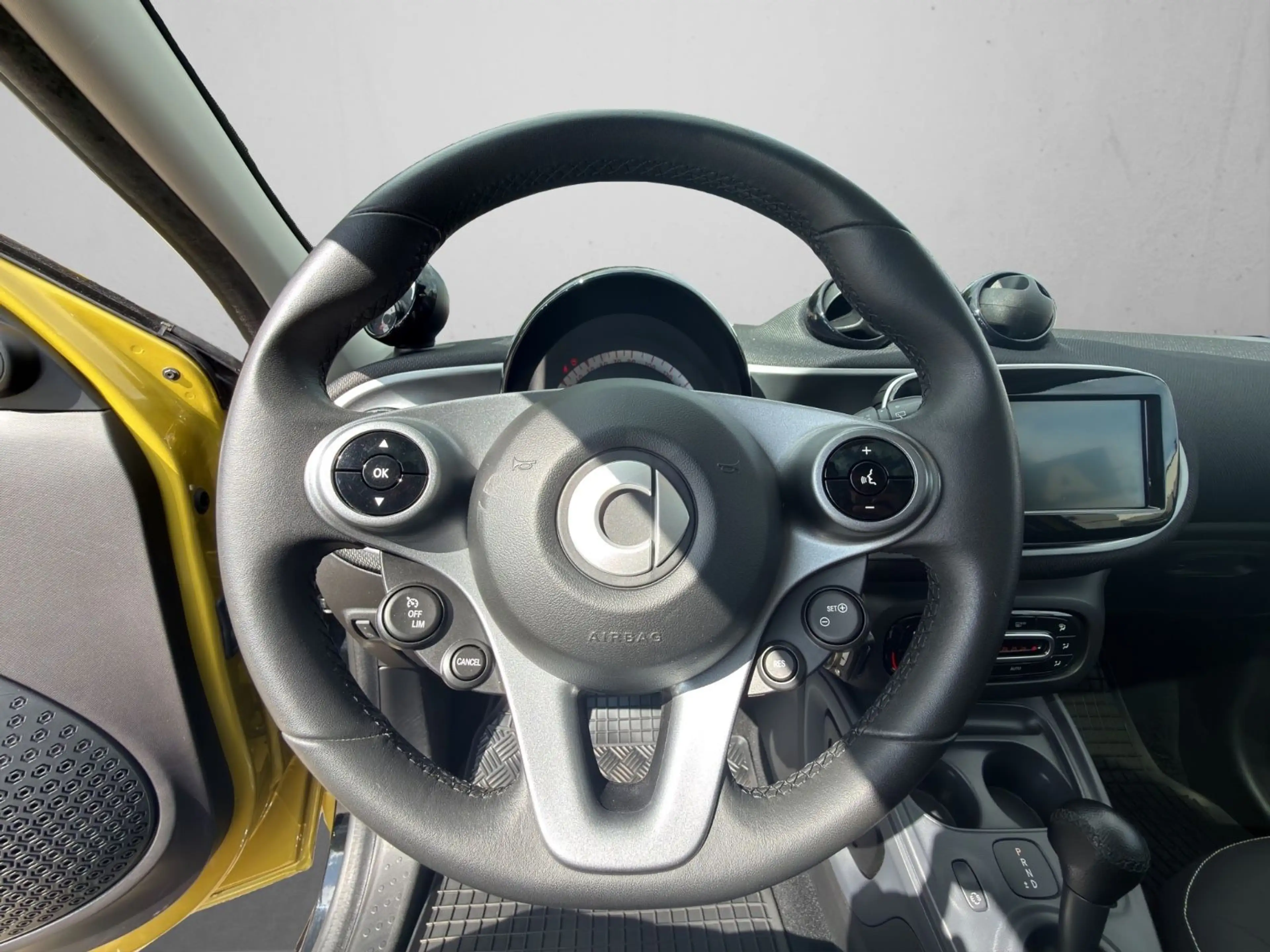 smart forFour Basis 66 kW Aut. StHz*Pano*Navi*R-Kam* — photo 10