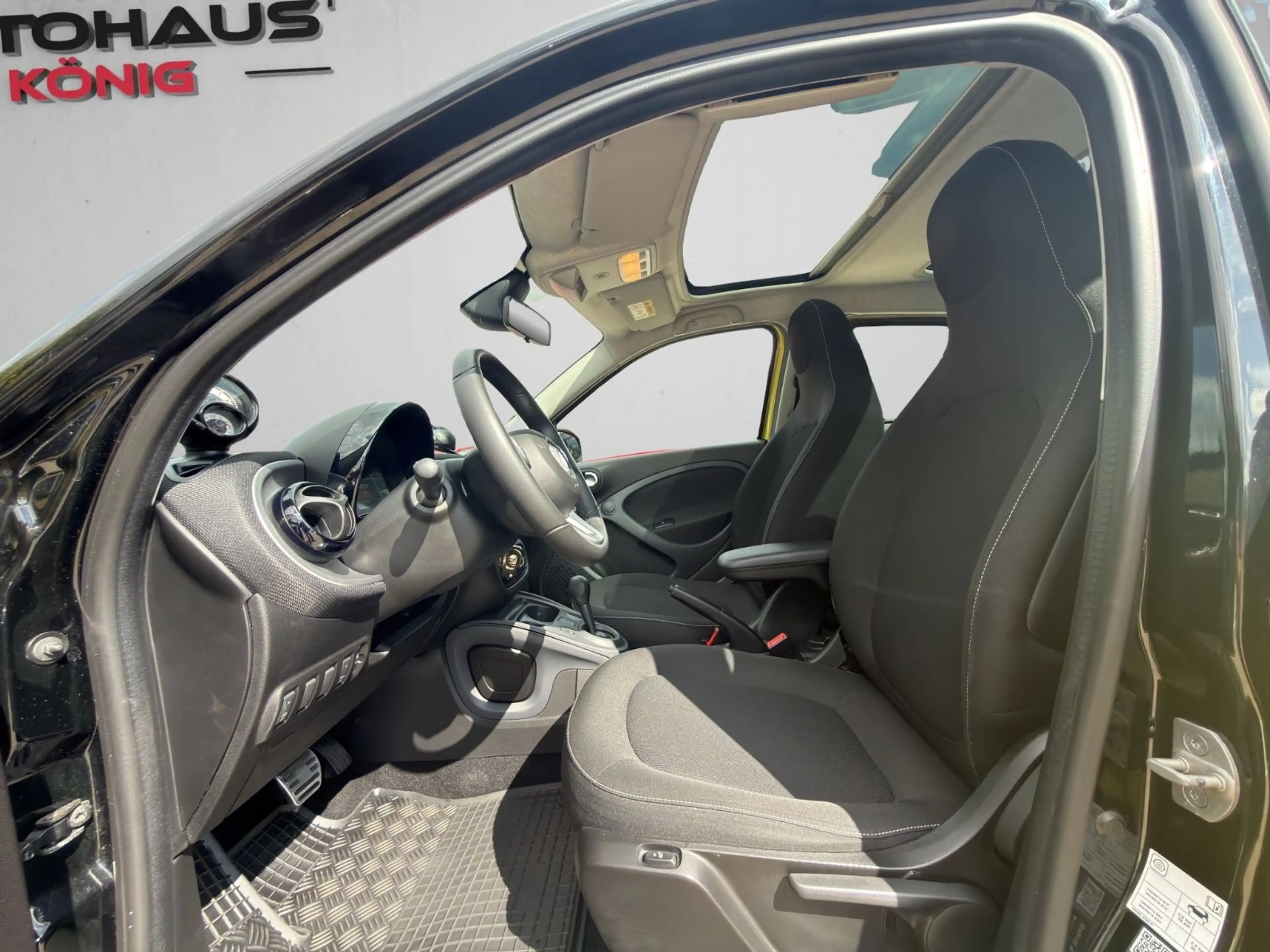 smart forFour Basis 66 kW Aut. StHz*Pano*Navi*R-Kam* — photo 12