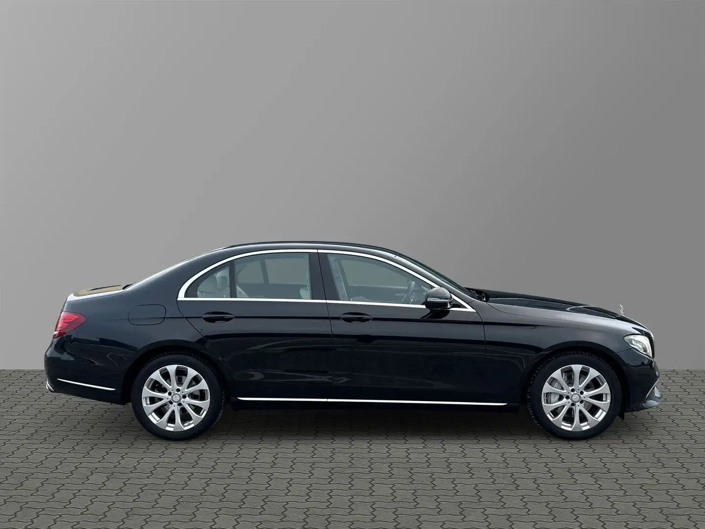 Mercedes-Benz E 220 d Limo Exclusive*1.Hand*Scheckheft Mercedes Noir - 2