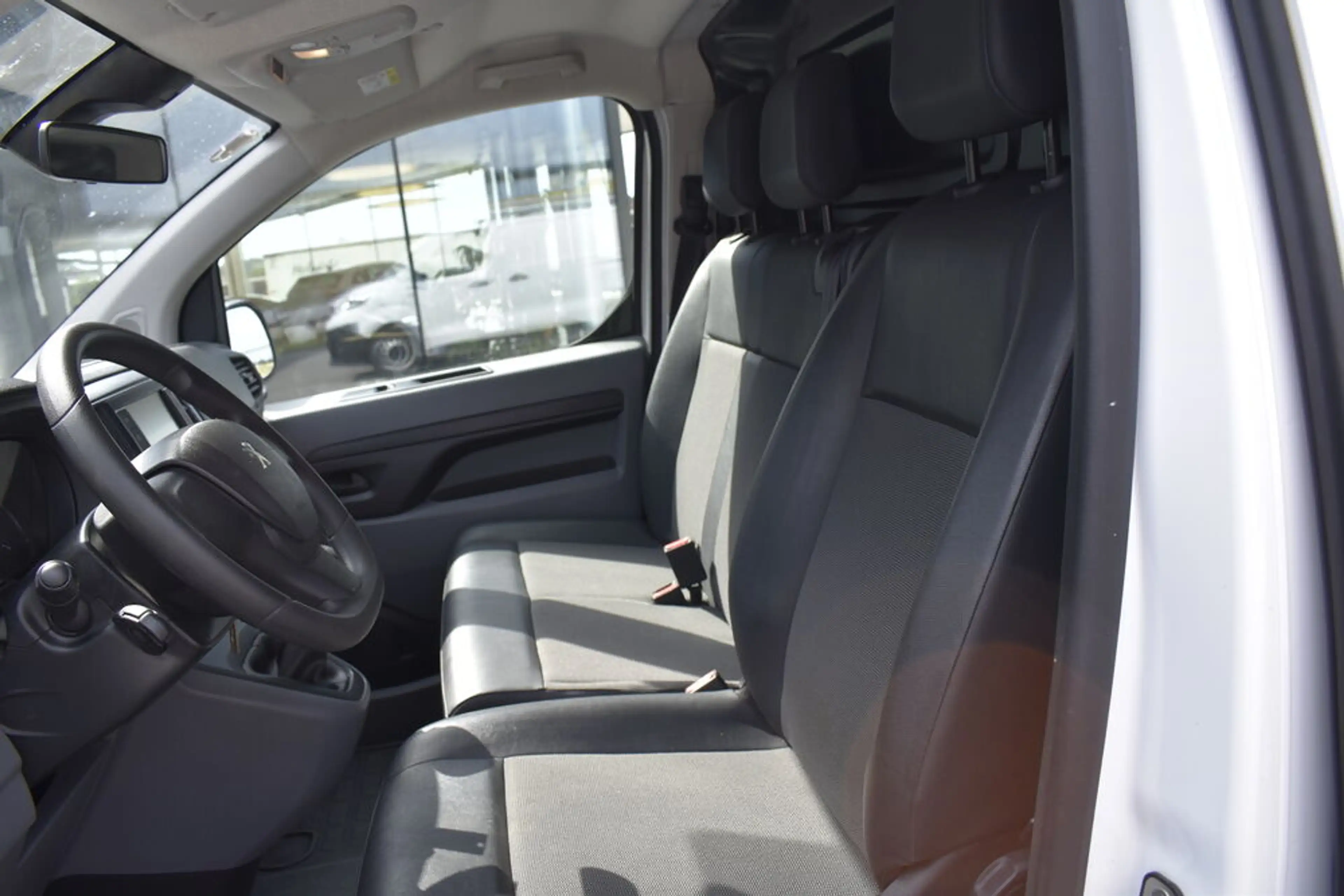 Peugeot Expert Premium L2 — photo 14