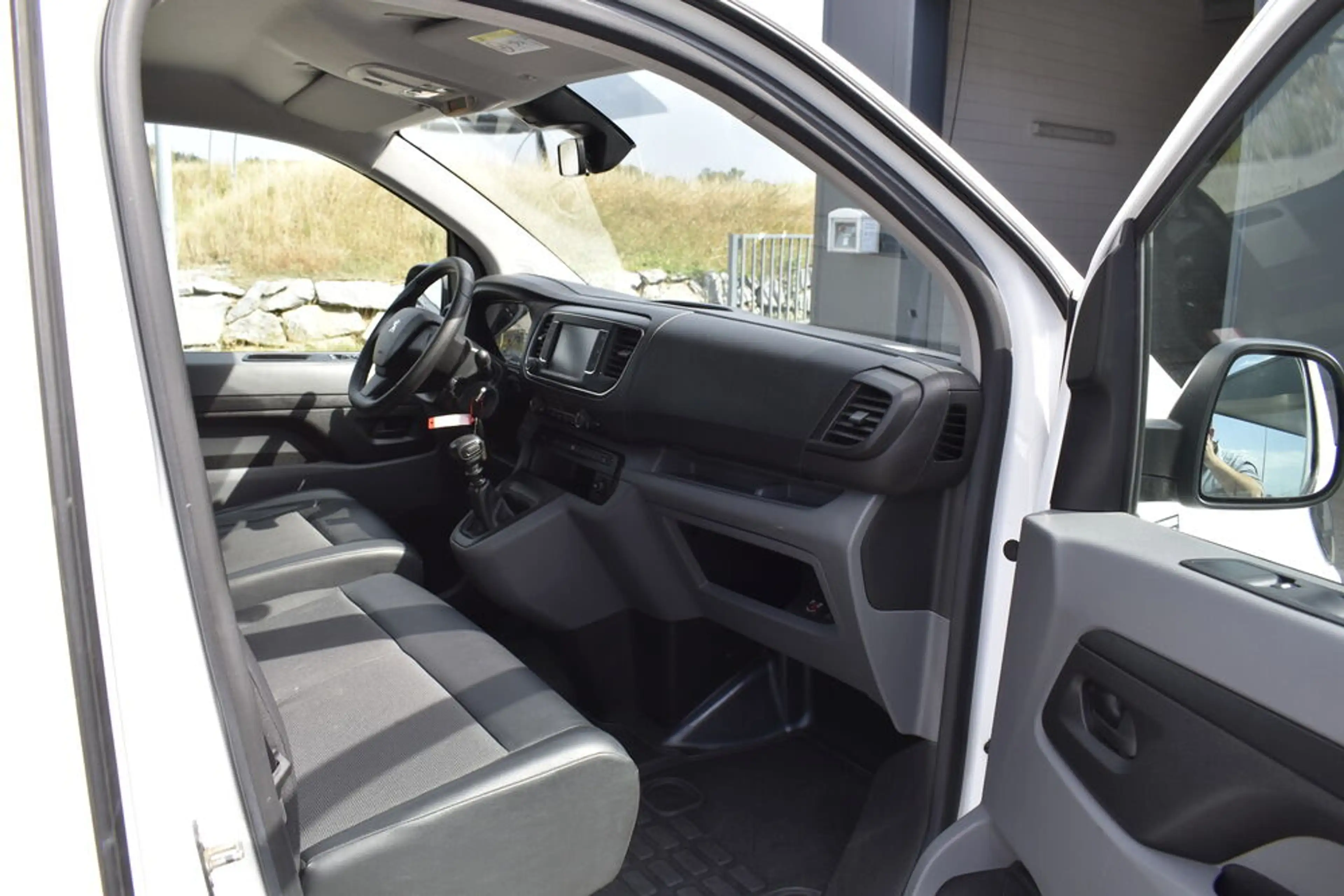 Peugeot Expert Premium L2 — photo 15