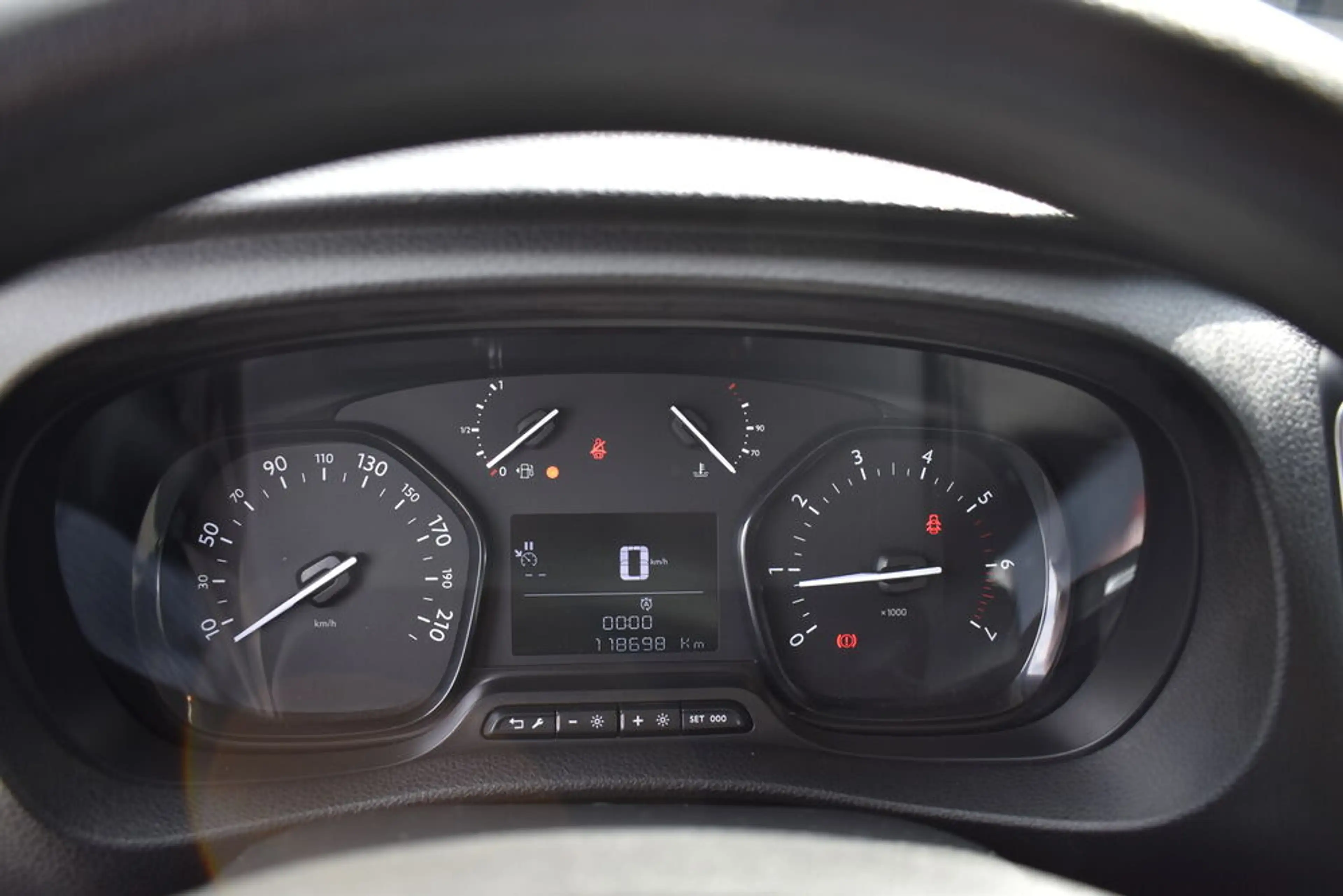 Peugeot Expert Premium L2 — photo 12