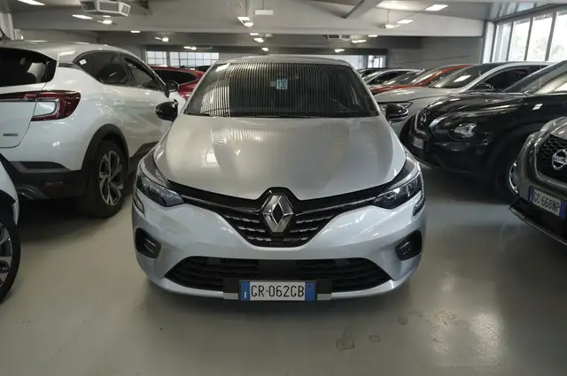 Renault Clio view 8