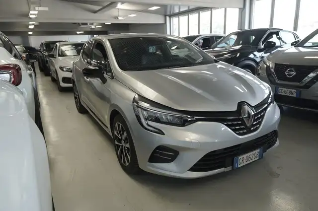 Renault Clio view 9
