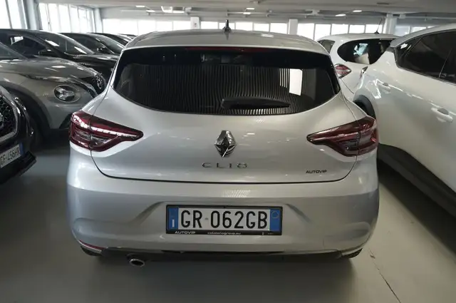 Renault Clio view 11