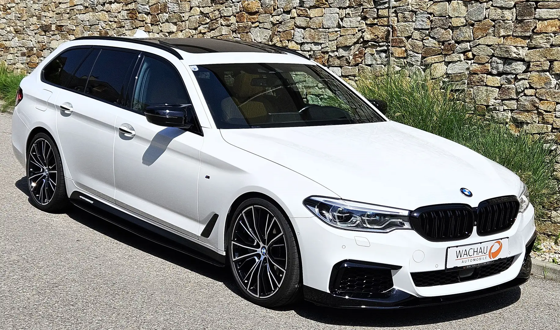 BMW 550 d xDrive*PANO*B&W*Massage*TV*NP: 138.000** Blanc - 1