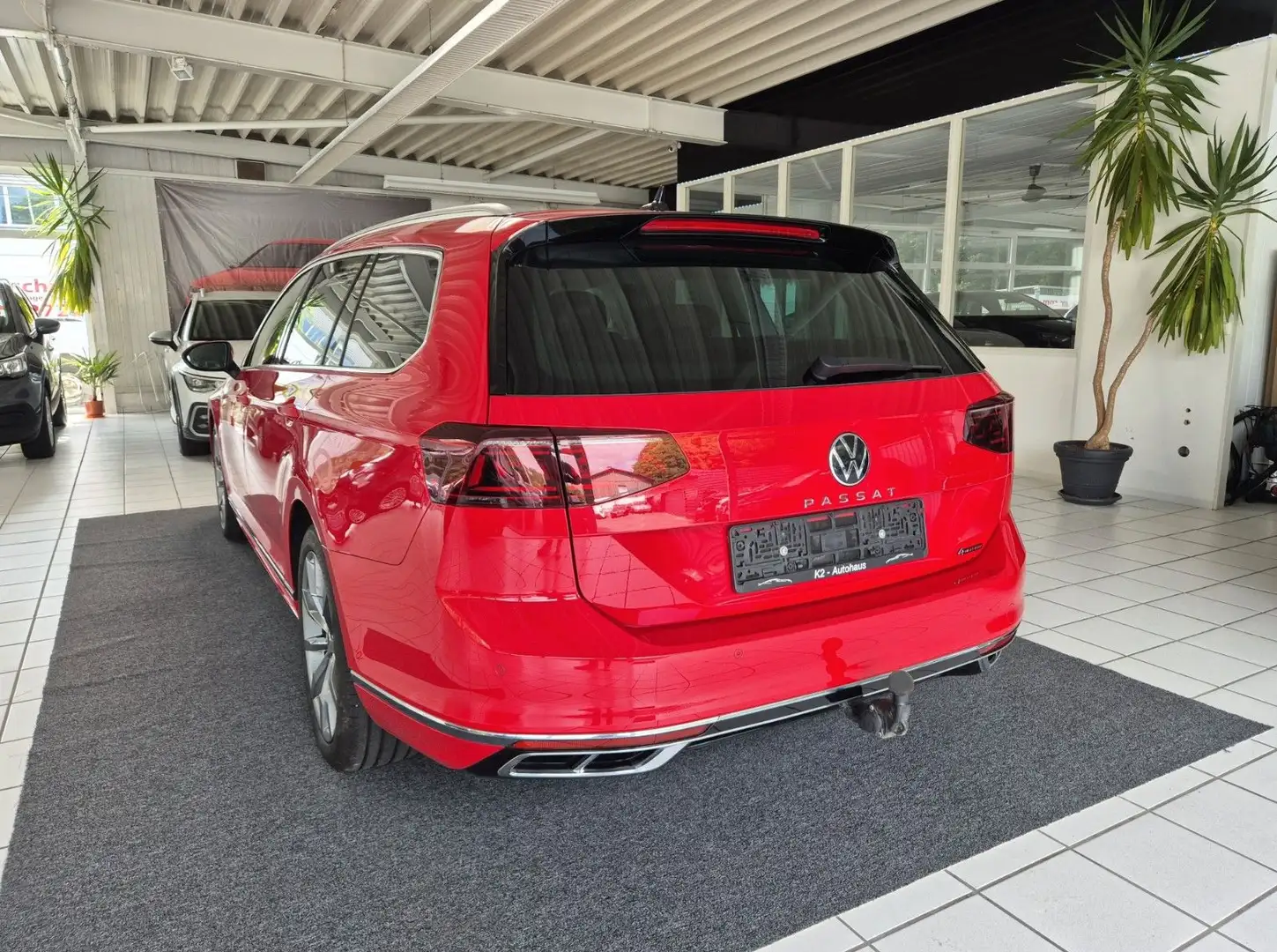Volkswagen Passat Variant *4M*R-LINE*IQ*VC*AHK*ACC*KESSY*RK Roşu - 2