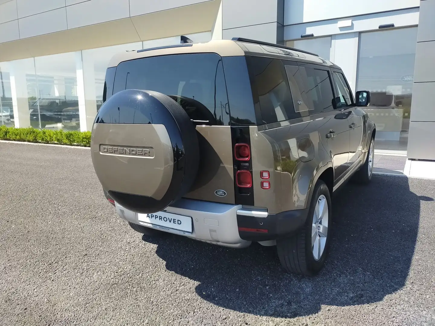 Land Rover Defender 110 3.0D SE AUTOCARRO Bronze - 2