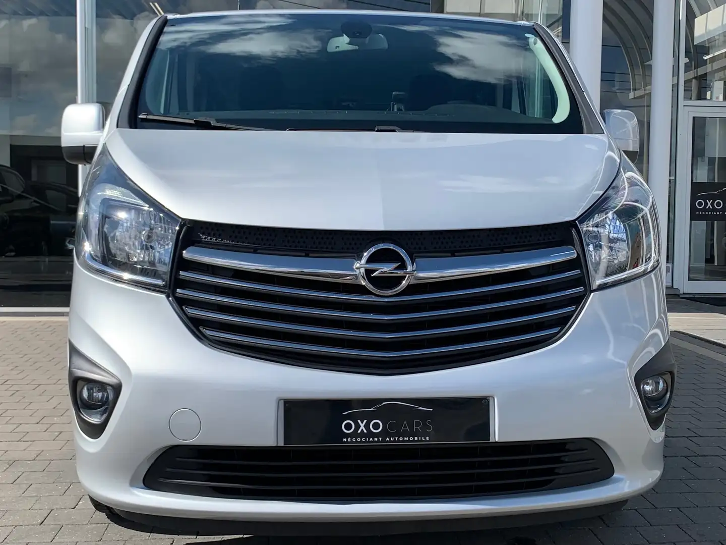 Opel Vivaro 1.6 CDTi / 8 Places / Airco / GPS / Cruise Grau - 2