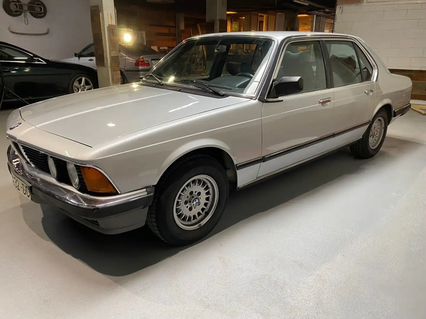 BMW 735 735i Aut. Gris - 2